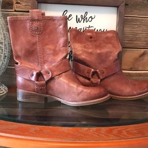 Whiskey color boot Sz 8.5